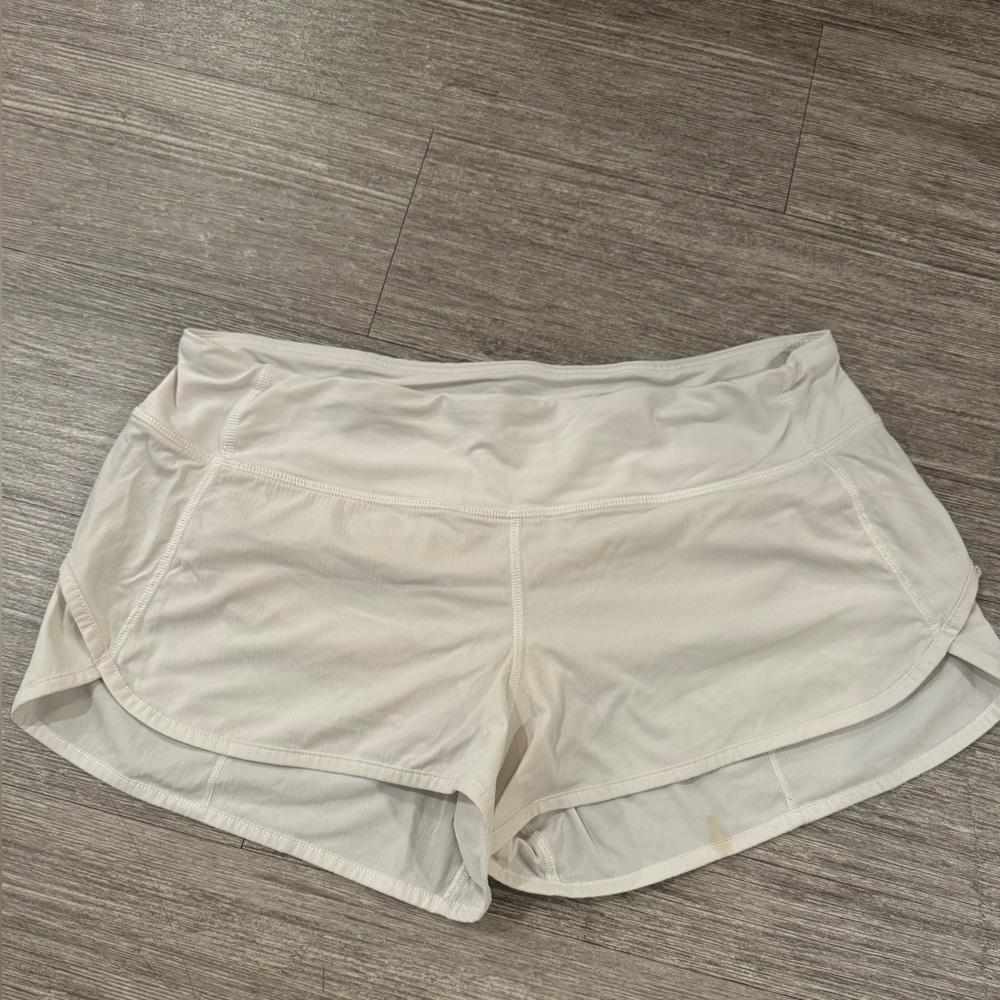 White lululemon shorts